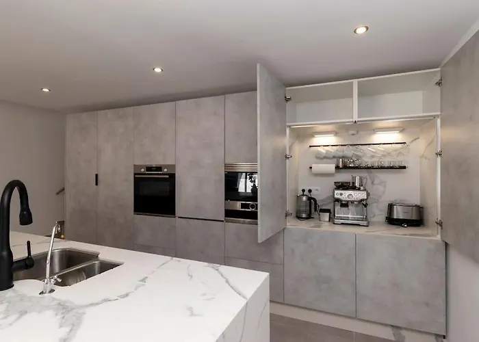 Modern 3 Bedroom With Hot Tub In Вилла *