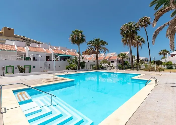 Вилла Modern 3 Bedroom With Hot Tub In *