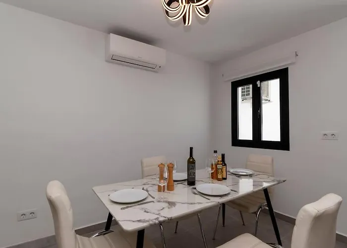 Modern 3 Bedroom With Hot Tub In Вилла *