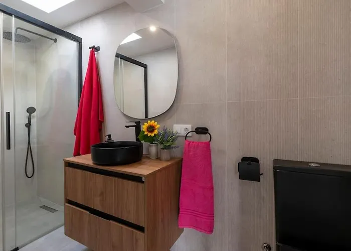 Modern 3 Bedroom With Hot Tub In Вилла