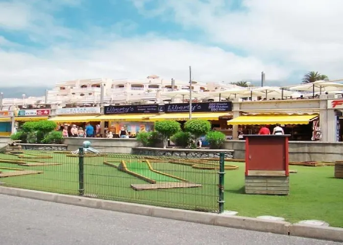 Modern 3 Bedroom With Hot Tub In * Адехе