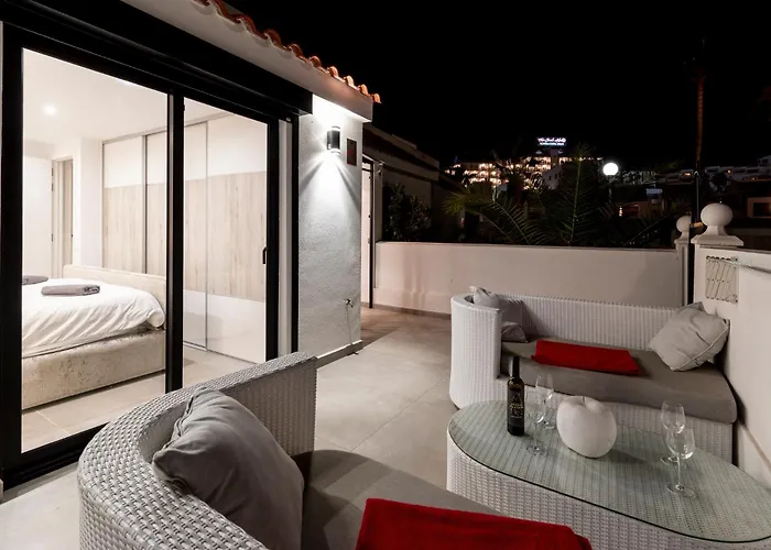 Вилла Modern 3 Bedroom With Hot Tub In