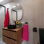 Modern 3 Bedroom With Hot Tub In Willa