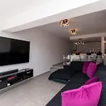 Modern 3 Bedroom With Hot Tub In * Costa Adeje (Tenerife)