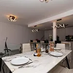 Willa Modern 3 Bedroom With Hot Tub In *