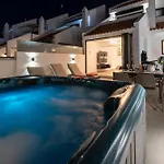 Willa Modern 3 Bedroom With Hot Tub In *