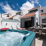 Willa Modern 3 Bedroom With Hot Tub In Costa Adeje (Tenerife)