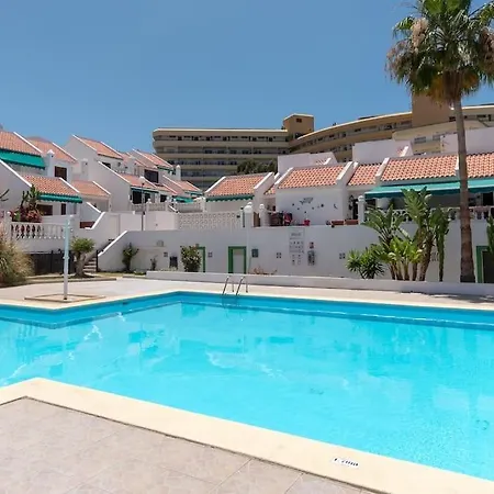 Modern 3 Bedroom With Hot Tub In *