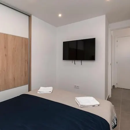 Modern 3 Bedroom With Hot Tub In * أذيخي